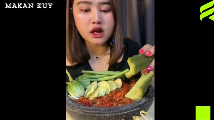 mukbang pakai lalapan