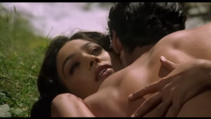 Aapke Pyaar Mein Hum | Raaz (2002) | Alka Yagnik Romantic Hit