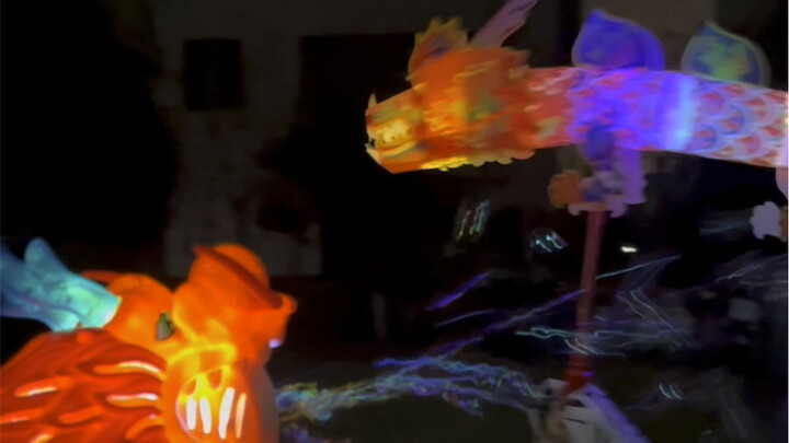 Năm Rồng rồi mà đồ chơi cái nào cũng chất lừ quá vậy?