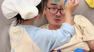 当姐妹俩沉迷上了哆啦A梦