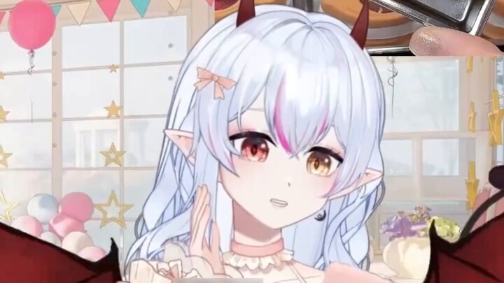 Ah???! My mom is Cai Ming???