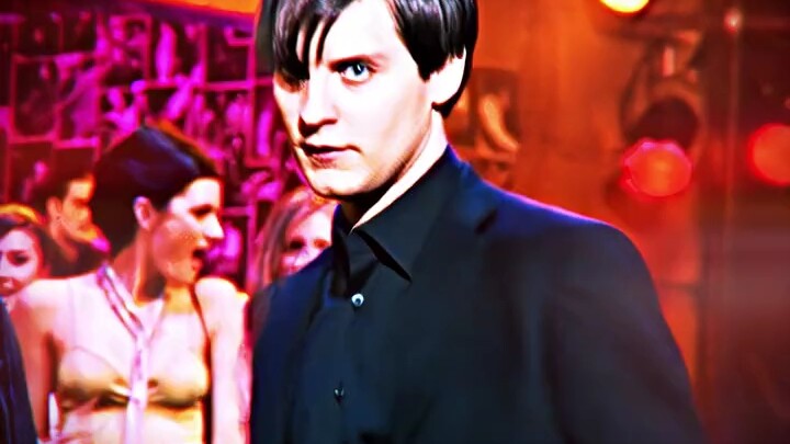 Transisi yang bakal meledak cuma dengan sekali lihat!