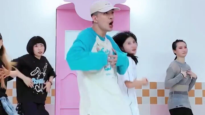 رقصة "ابتسامة قوس قزح" - ابتسم لا بأس بالأمر