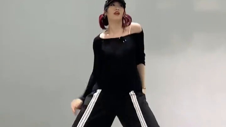 【Sweetie甜甜】Bản cover nhanh chất lượng cao bài hát mới của XG Woke up dance của Seven Little Wolves t