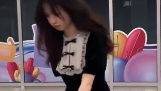 Frog: These days, you don’t dare go out unless you have some talent.