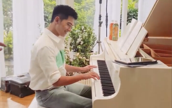 [Yang Yang] Trang thông tin được cập nhật. Bấm vào video để thu hoạch đàn baa baa.