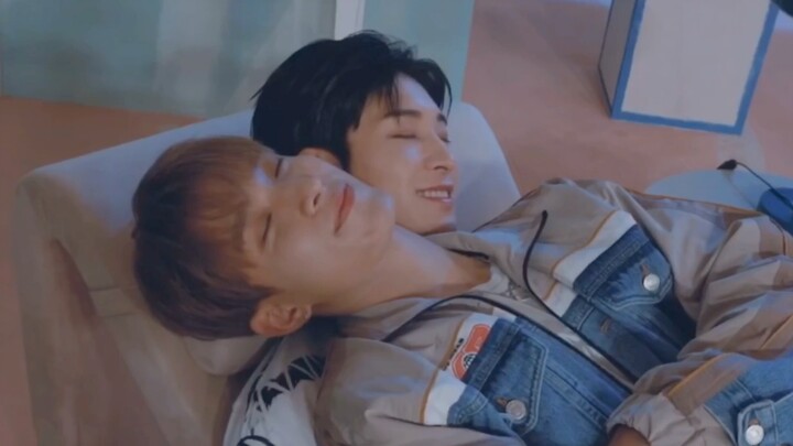 【SEVENTEEN Wonwoo】“Chúng tôi thấy rất ngại ngùng”