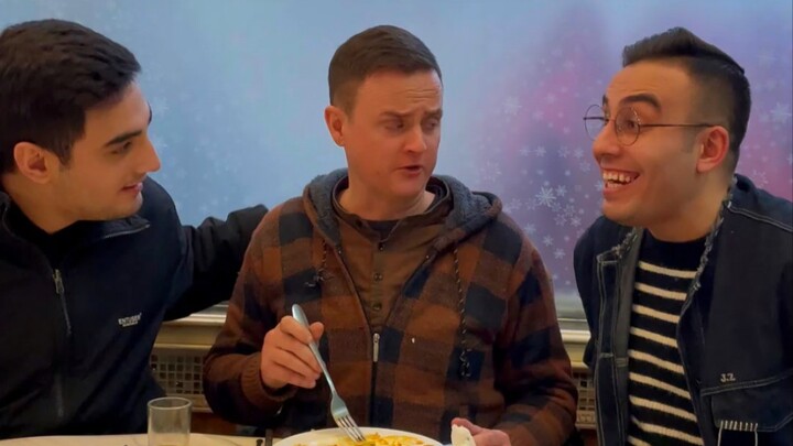 Foreigners in China Meet Other Foreigners