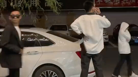 Mengambil kesempatan ayam