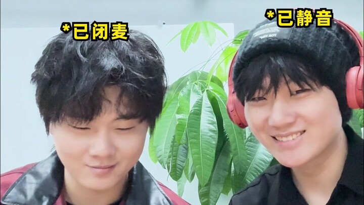 Watching lip movements with headphones on while calling a friend. Hahaha, Ku Teng is just too legit!