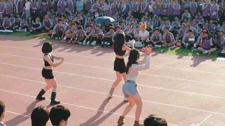 【翔安中学】：秋季运动会开幕式，太炸裂了。