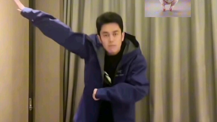 Tôi tìm thấy một diễn viên kiêm vũ công quý giá - Guanlin. Nhảy bài thứ ba dễ thương quá.