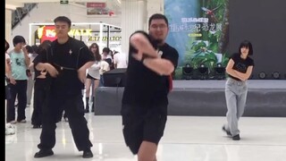 关于我在外面吃饭偶遇随舞的时候，谁会忍住不去搓个sorrysorry