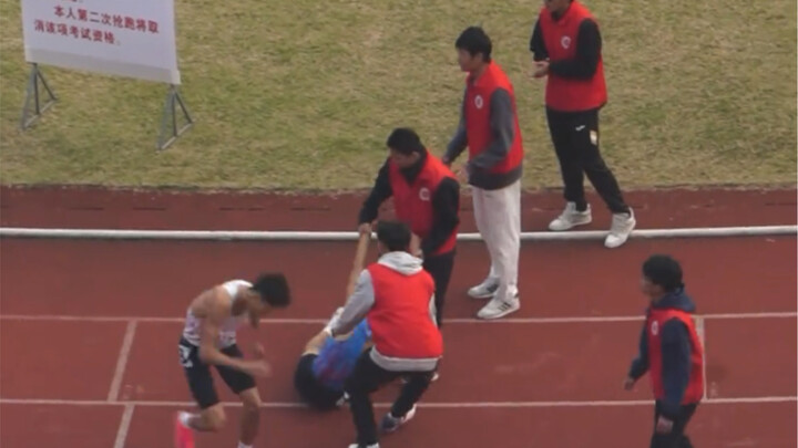 عندما تصل إلى حدّك في سباق الثمانمئة متر، هل تُسلِّم نفسك للإرادة، أم تستجيب لنداء جسدك وتختار الاست