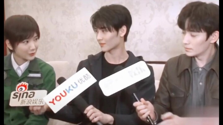 Am I the only one who thinks Zhu Yilong and Mao Xiaotong are so sweet? I’m secretly shipping them!
