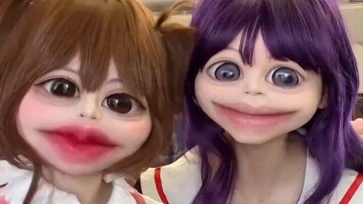 When I met Cardcaptor Sakura on the high-speed train, she changed her head to Tomoyo for free!!!