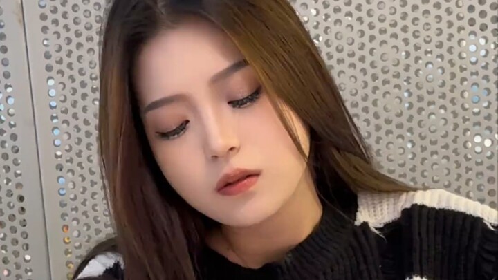Ai ăn xong sau thì người đó trả tiền; làm thế nào để “lừa” bạn gái của mình đây?