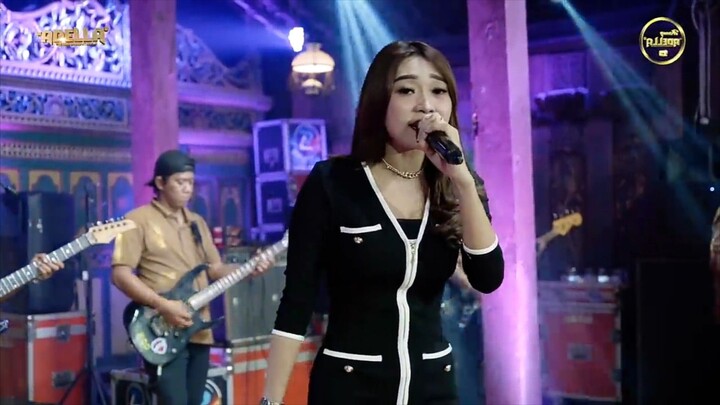DIRANTAI DIGELANGI RINDU - DIFARINA INDRA ADELLA
