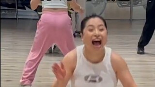 Jika Anda memiliki panggung di hati Anda, Anda bisa mencapai puncaknya di mana saja! Hahahahahahahah