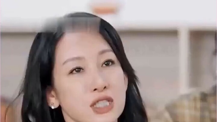 Aku hanya suka melihat mereka dirayu. Ma Ge sangat tersipu sampai dia bisa menggoreng telur, dan He 