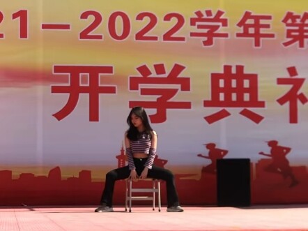 职校的女生太攒劲了，看着舒服