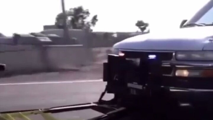 خارج الصين: رأيت من يُطَوِّقُ الخيل، لكنني لم أرَ من يُطَوِّقُ العربة.