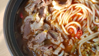 Sarapan mewah seperti ini di pagi buta, sungguh luar biasa