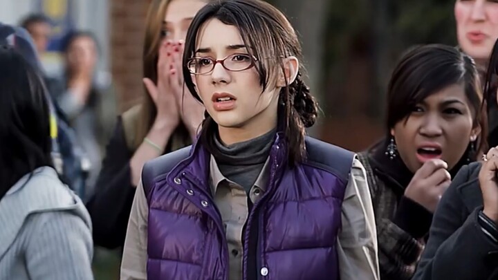 The Amazing Spider-Man’s iconic rescue scene—no one’s taking the glasses girl from me!