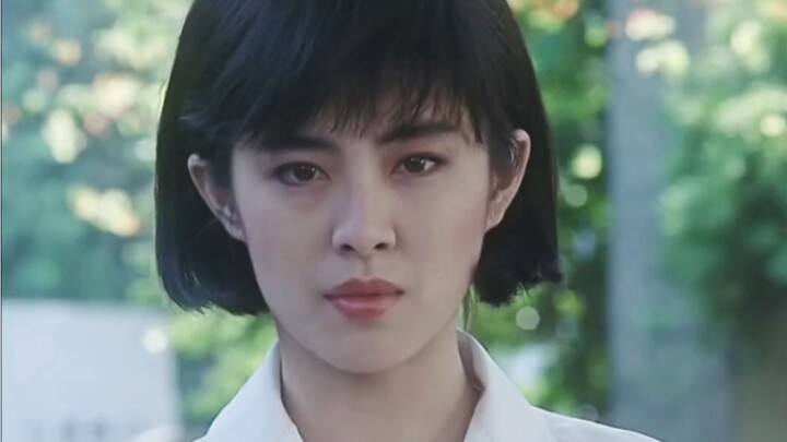 Wang Zuxian plays two roles: the long-haired sister and the short-haired sister. The sister takes re