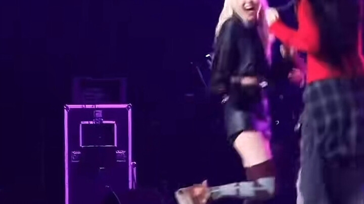 Park Chae-young's APT live version!!!