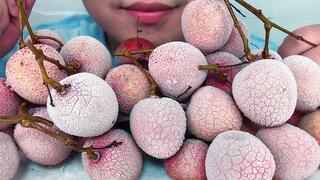 [ASMR]Eating frozen lychee
