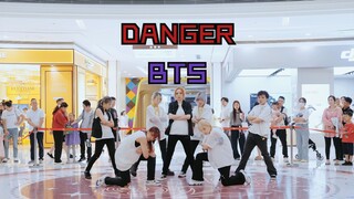 [بي تي إس] إنه عام ٢٠٢٤، لماذا لا يزال هناك من يرقصون أغنية "Danger" في جولة الفرقة؟ | سلسلة ذهبية ك