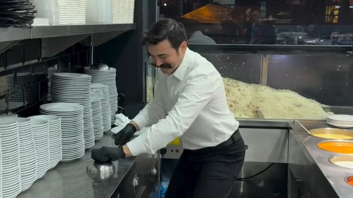 Dachi Feeds the Mayor a Set Meal