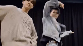 The God Emperor is online! Liang Zhenyuan and Nishimura Riki's "Swag" challenge! 🤟