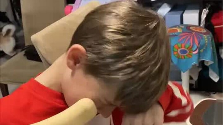 Bought a pair of headphones for my kid to learn English...