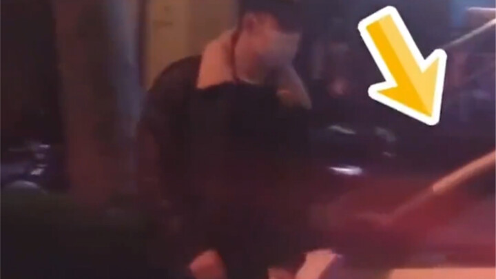 I can’t stop laughing! So the “stalker fan” that Guagua was talking about was actually Liu Dachui, h