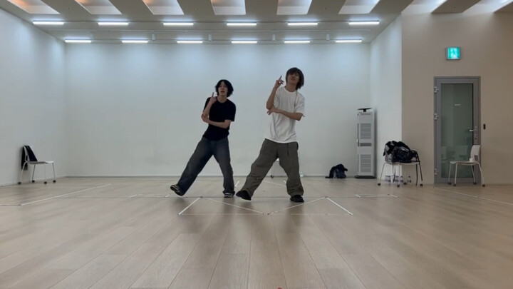 Không muốn đi học cũng phải đi học kkk! Hai em đáng yêu nhảy phiên bản phòng tập: Bạch Tường Thái và