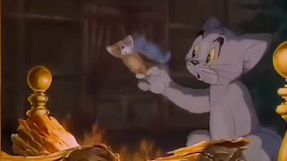 Nếu các diễn viên lồng tiếng của Cô hầu gái lồng tiếng cho Tom và Jerry