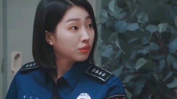 Orang asing yang paling akrab, seorang dengan kebiasaan gerakan kecil nyaris ketahuan.