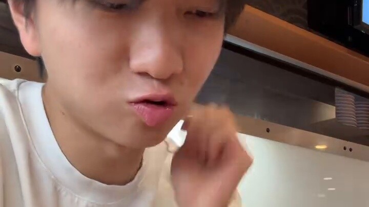 สัญญากับฉันนะว่าอย่าไปกินซูชินักล่าปีศาจคนเดียว