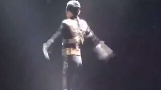 摘下面具的那一刻才知道这段舞蹈多么精彩