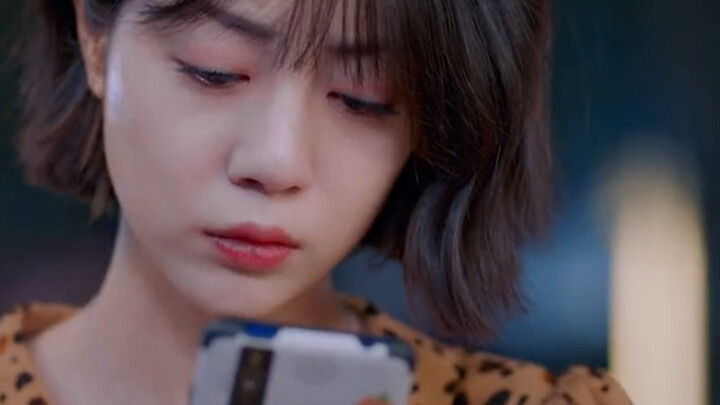 Only you can see this post on WeChat Moments—this feeling of being someone’s favorite is just great.