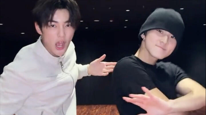 【Liang Zhenyuan】Bersama Senior Zhenyuan, berpesta busana sepanjang malam 🌙｜Pembaruan TikTok CORTIS 2