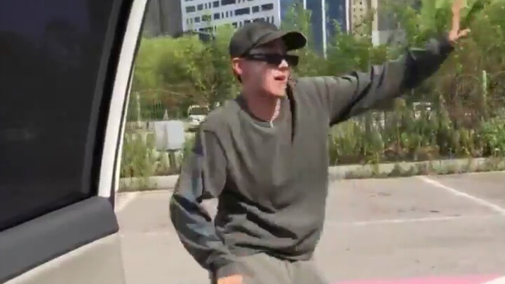 [BTS] นักเต้นเจโฮป ขึ้นถึงอันดับ 14 บน Twitter! เพลงแรกของ BTS ที่มีคนรีทวีตล้านครั้ง!