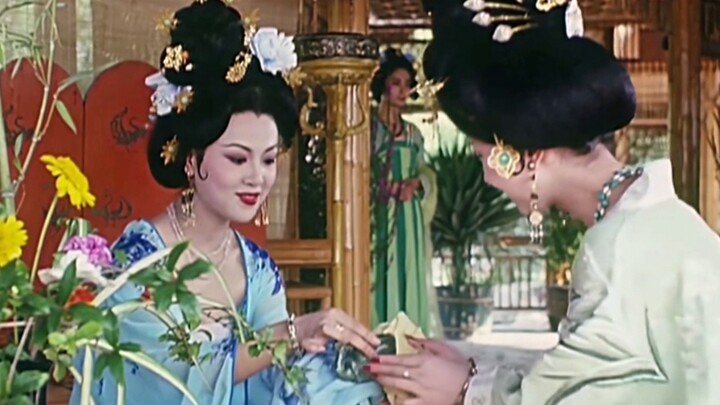No wonder no one wears flowers or crowns in their hair nowadays, it’s because their faces can’t supp