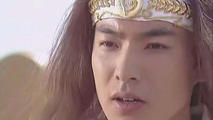 Lian Chengbi, a white-embroidered gold-clad young man, is also a young man full of vigor and vitalit