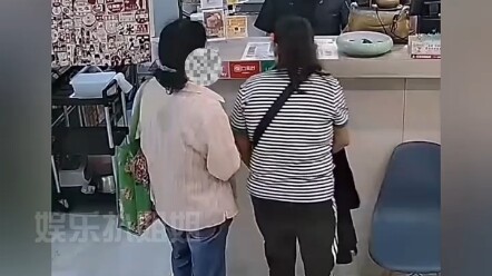 Ánh mắt của ông chủ như đã thấu suốt mọi điều: “Thật không thể ngờ…”