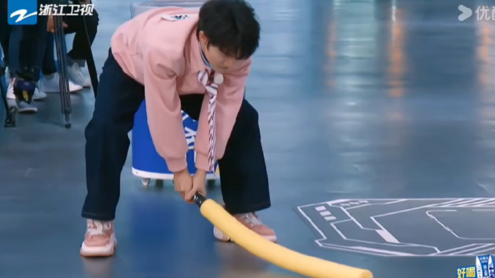 Zhou Shen! You’re a ferocious cotton candy, a dandelion of death, a ball of angry fluff, a rambuncti