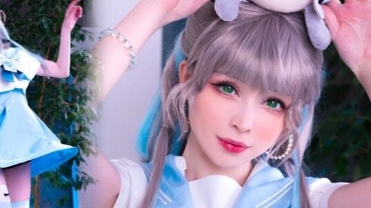 A foreign girl's Tianyi's first song "Happy Synthesizer"