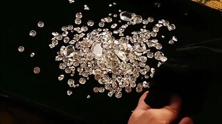 在利益面前，人性的丑恶显现的淋漓尽致